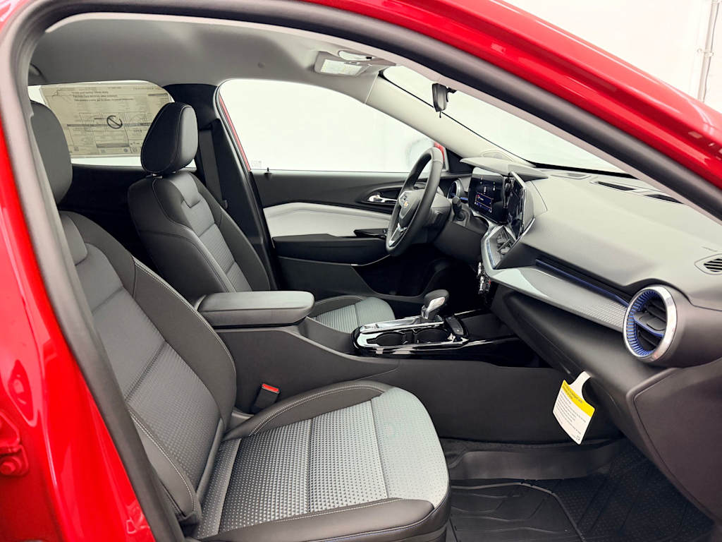 Thumbnail: 2026 Chevrolet Trax - 12