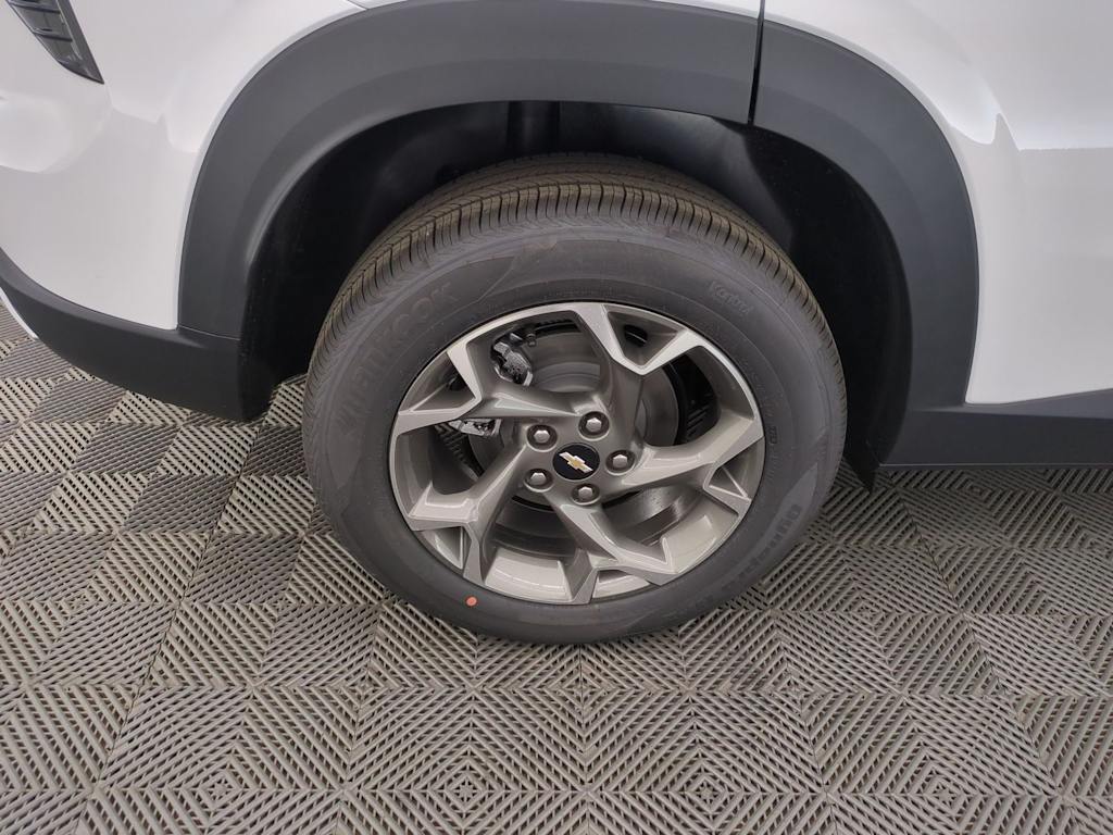 Thumbnail: 2026 Chevrolet Trax - 8