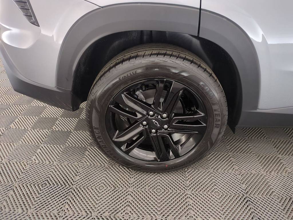 Thumbnail: 2026 Chevrolet Trax - 8