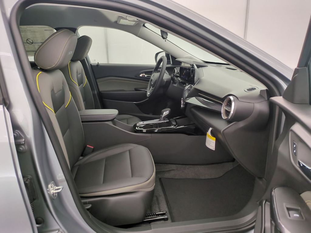 Thumbnail: 2026 Chevrolet Trax - 12