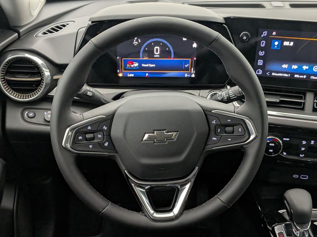 Thumbnail: 2025 Chevrolet Trax - 14