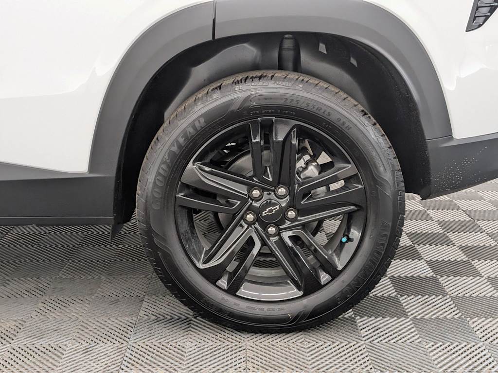 Thumbnail: 2025 Chevrolet Trax - 8