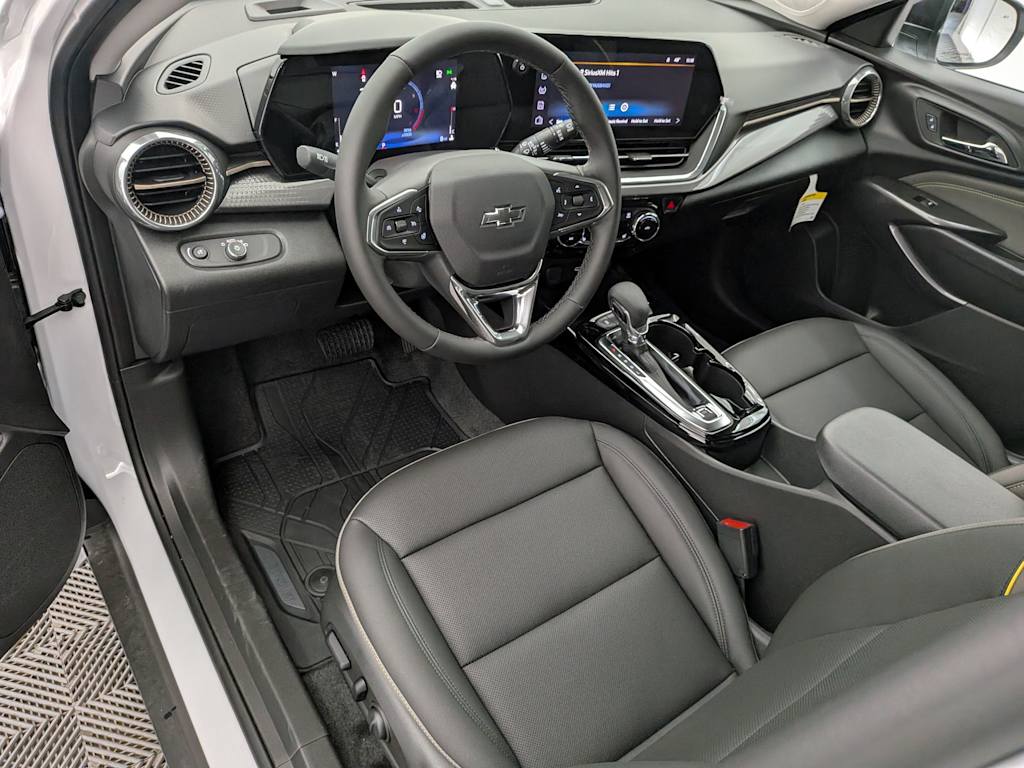 Thumbnail: 2025 Chevrolet Trax - 2