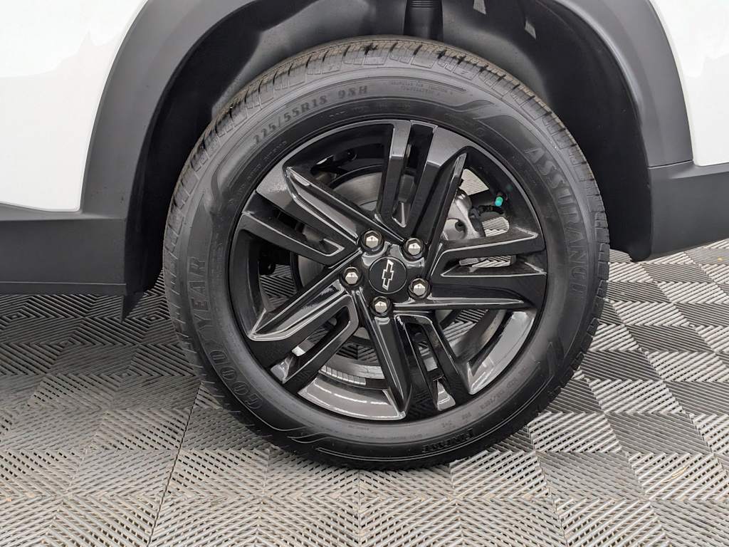 Thumbnail: 2025 Chevrolet Trax - 8