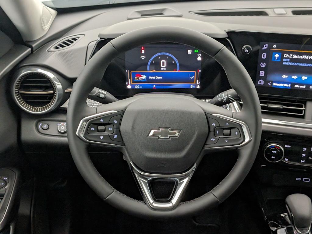 Thumbnail: 2025 Chevrolet Trax - 14