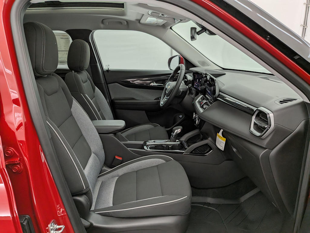 Thumbnail: 2026 Chevrolet TrailBlazer - 12