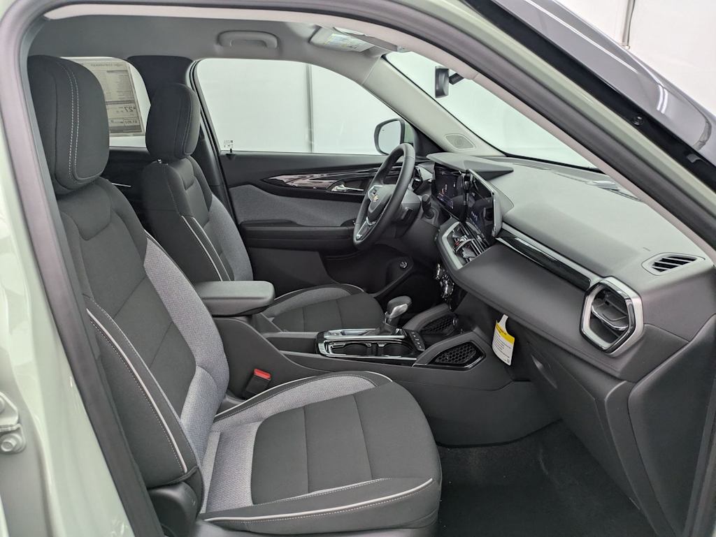 Thumbnail: 2026 Chevrolet TrailBlazer - 12