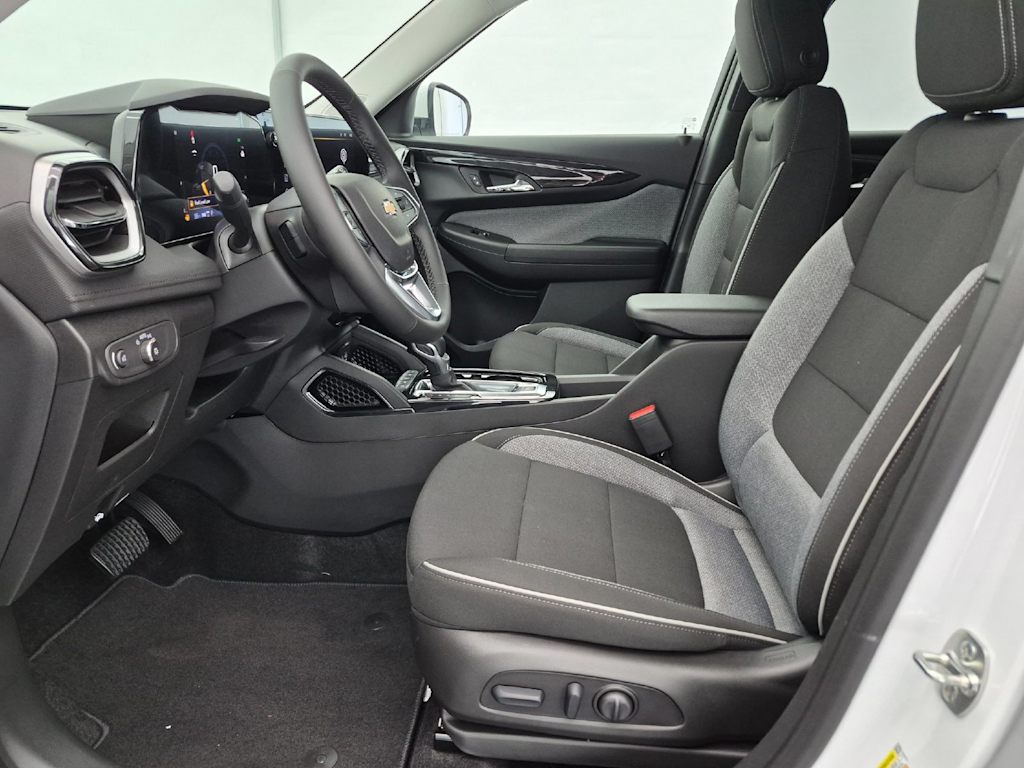 Thumbnail: 2026 Chevrolet TrailBlazer - 11