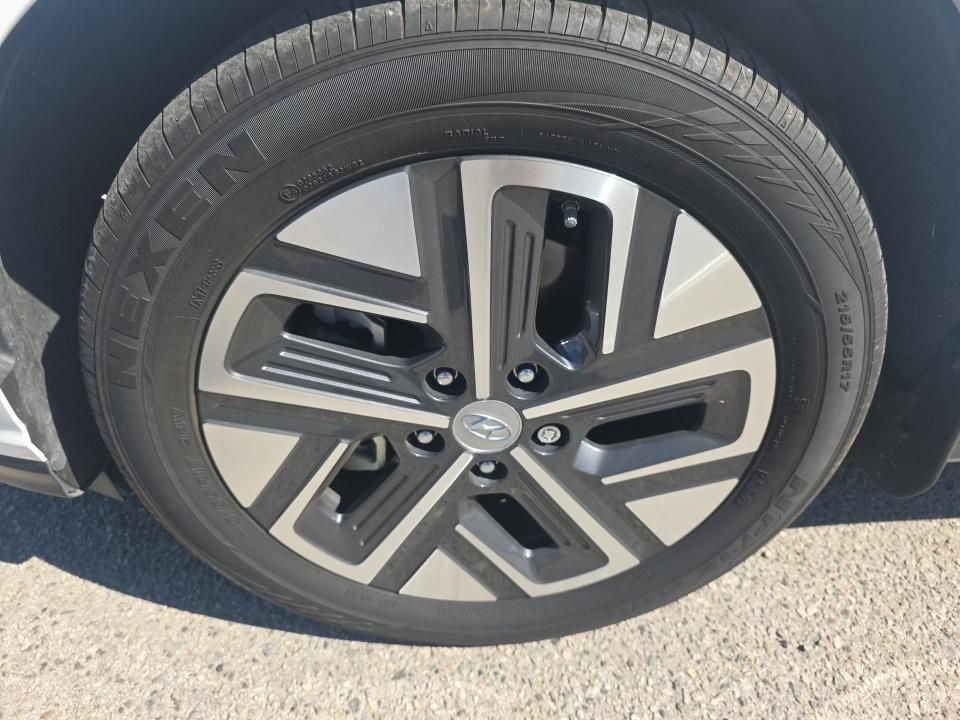 Thumbnail: 2023 Hyundai Kona - 4