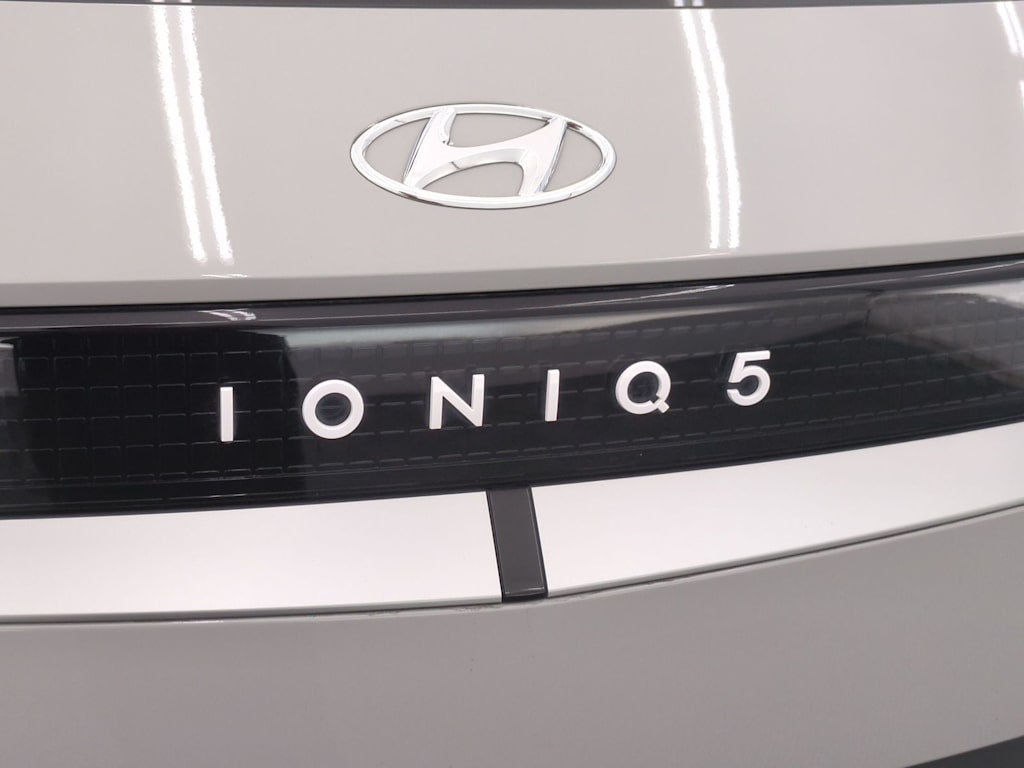 Thumbnail: 2023 Hyundai Ioniq 5 - 14