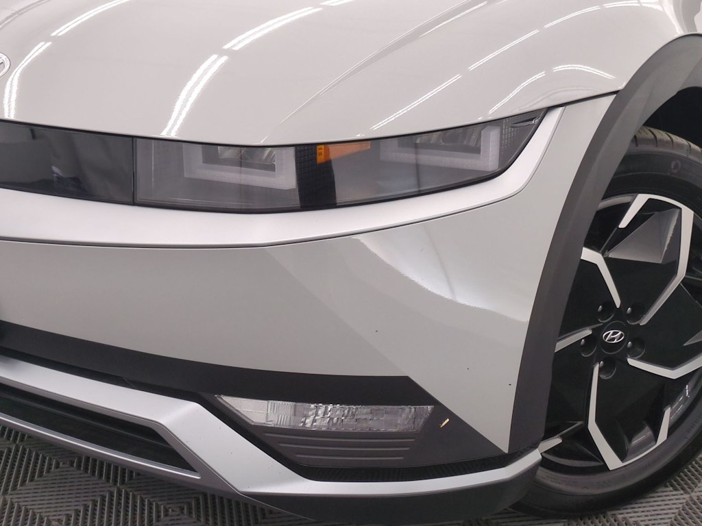 Thumbnail: 2023 Hyundai Ioniq 5 - 23