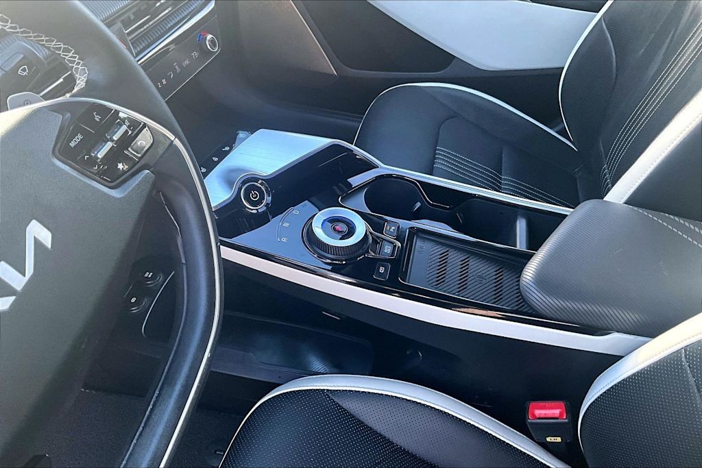 Thumbnail: 2023 Kia EV6 - 20