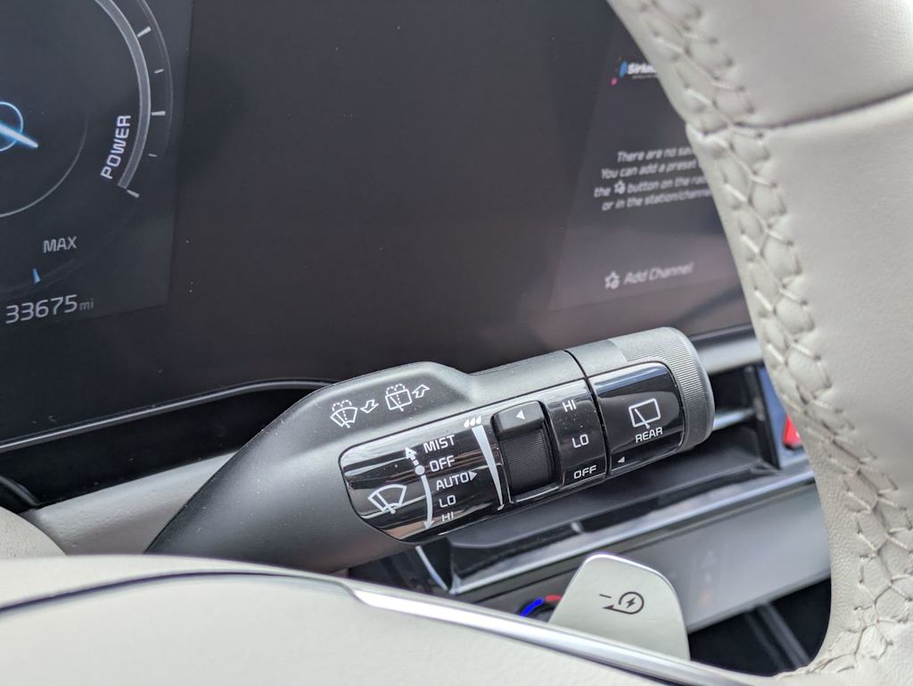 Thumbnail: 2023 Kia Niro - 31