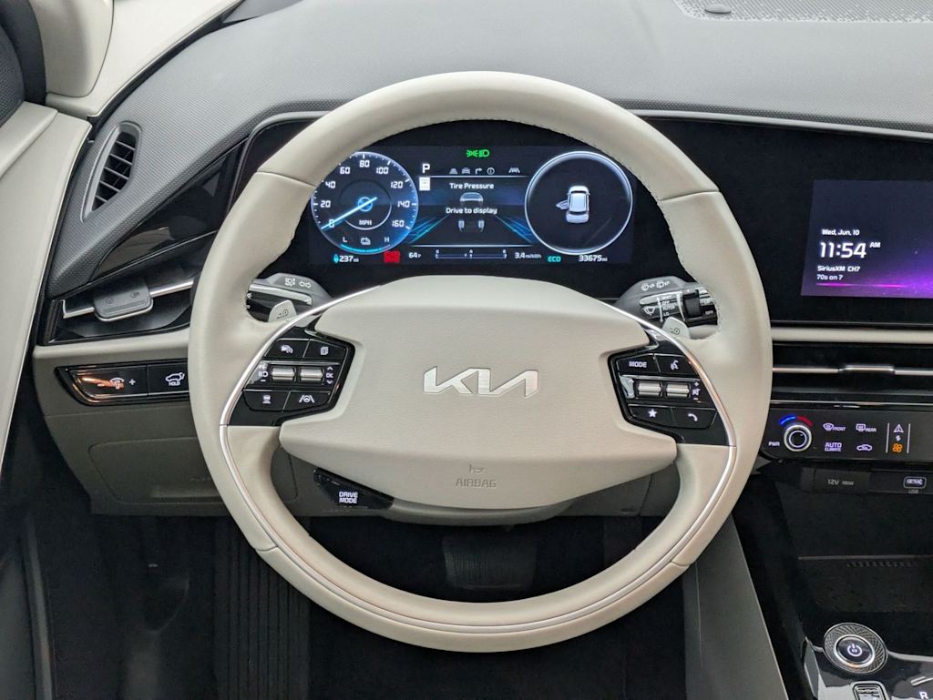 Thumbnail: 2023 Kia Niro - 14