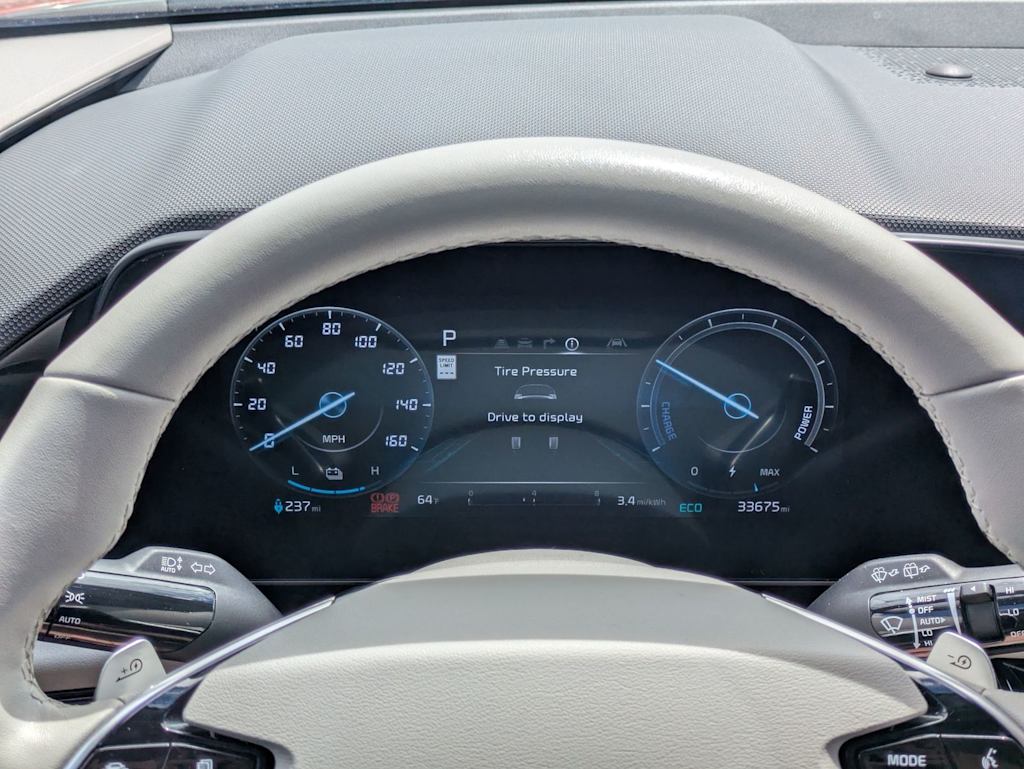 Thumbnail: 2023 Kia Niro - 18