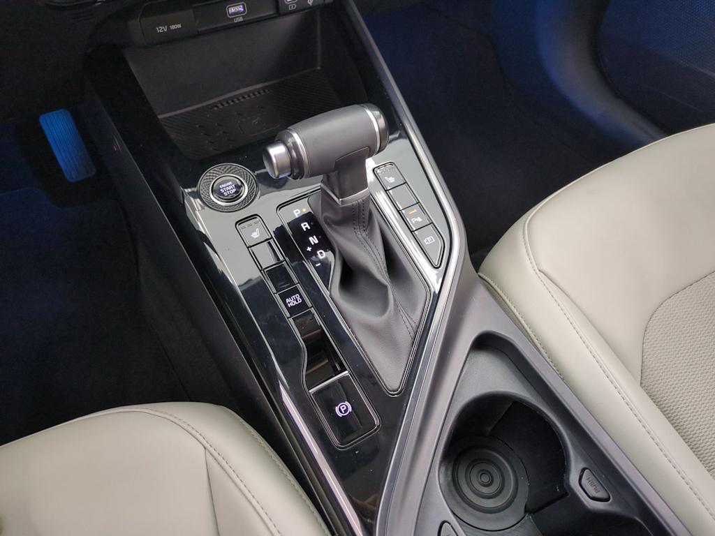 Thumbnail: 2023 Kia Niro - 16