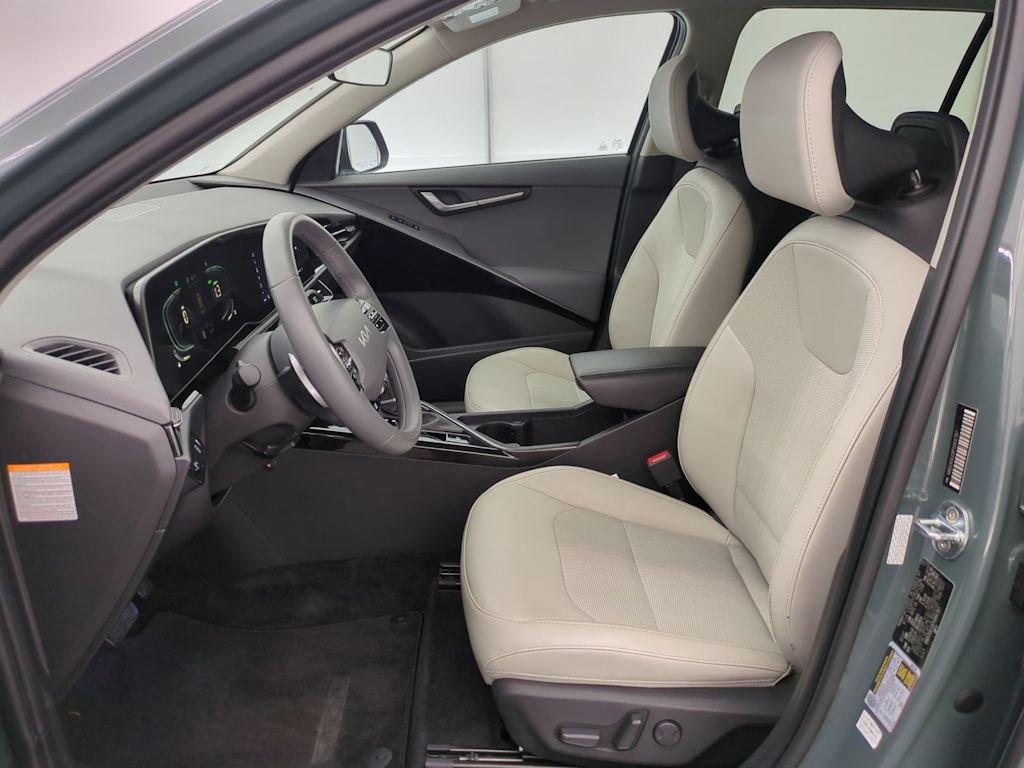 Thumbnail: 2023 Kia Niro - 11