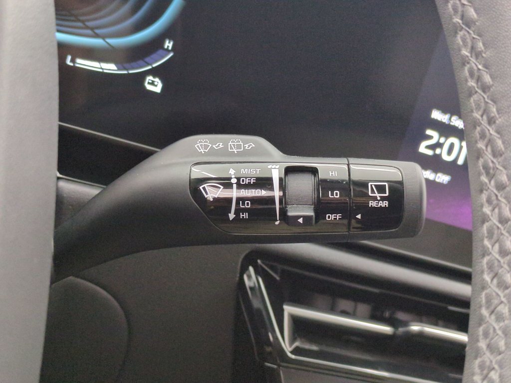 Thumbnail: 2023 Kia Niro - 30