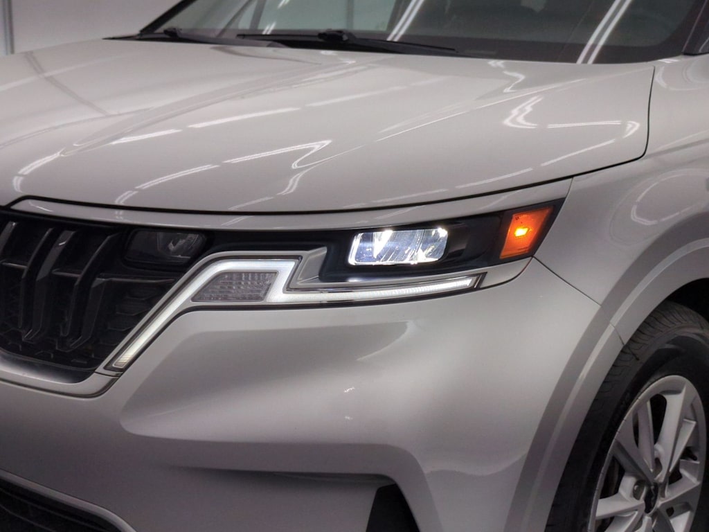 Thumbnail: 2022 Kia Carnival - 24