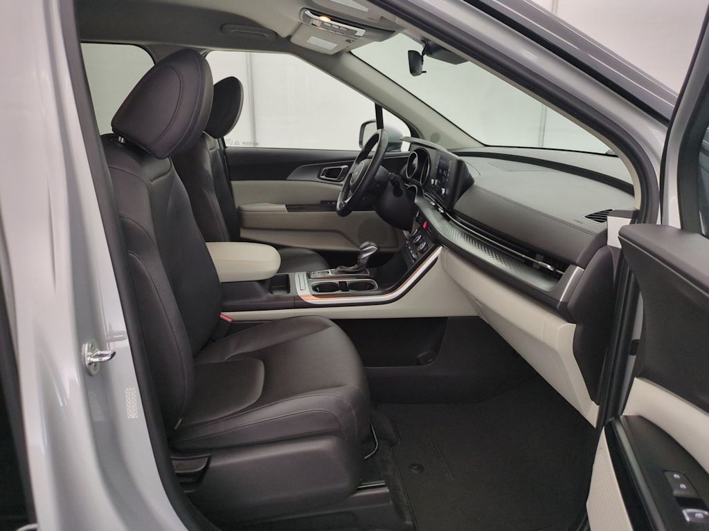 Thumbnail: 2022 Kia Carnival - 12