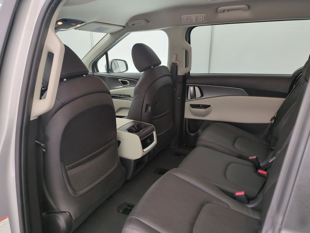 Thumbnail: 2022 Kia Carnival - 13