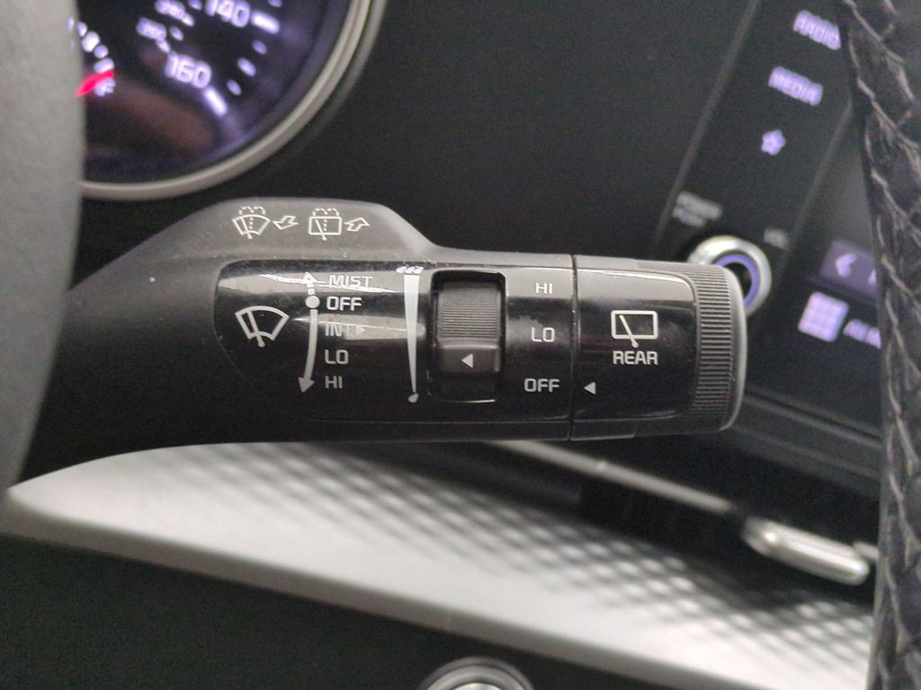 Thumbnail: 2022 Kia Carnival - 17