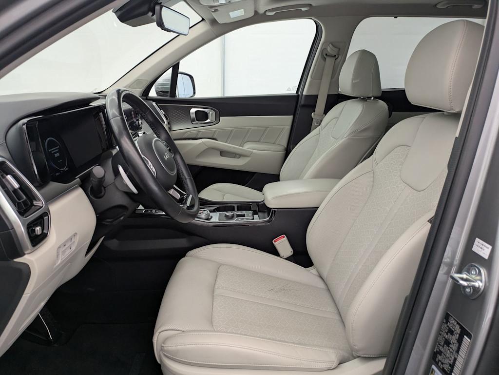 Thumbnail: 2023 Kia Sorento - 10