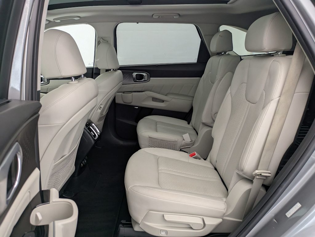 Thumbnail: 2023 Kia Sorento - 29