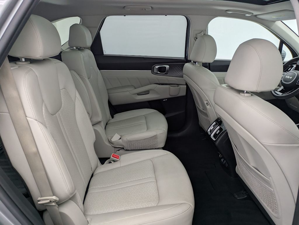 Thumbnail: 2023 Kia Sorento - 30