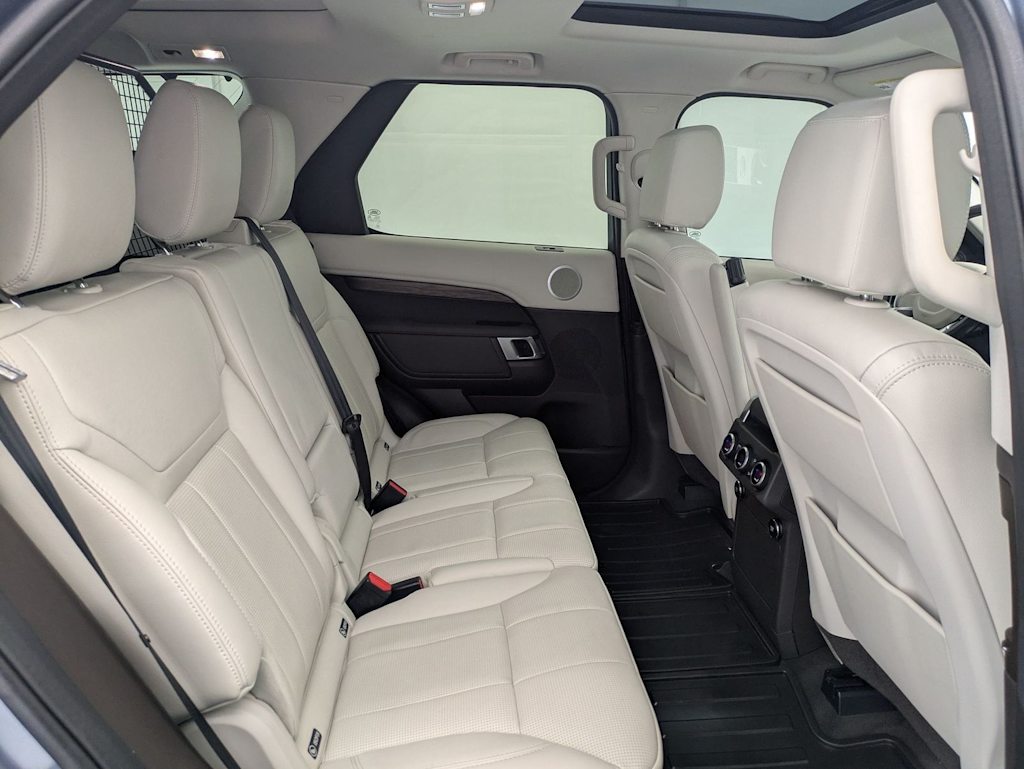 Thumbnail: 2018 Land Rover Discovery - 28
