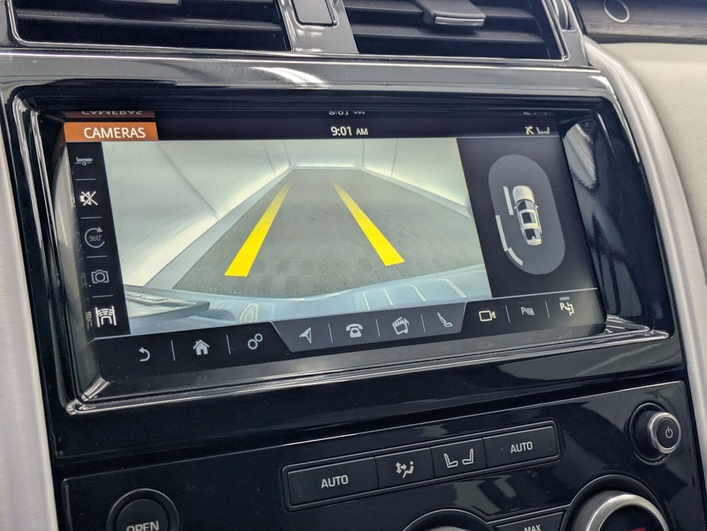 Thumbnail: 2018 Land Rover Discovery - 34