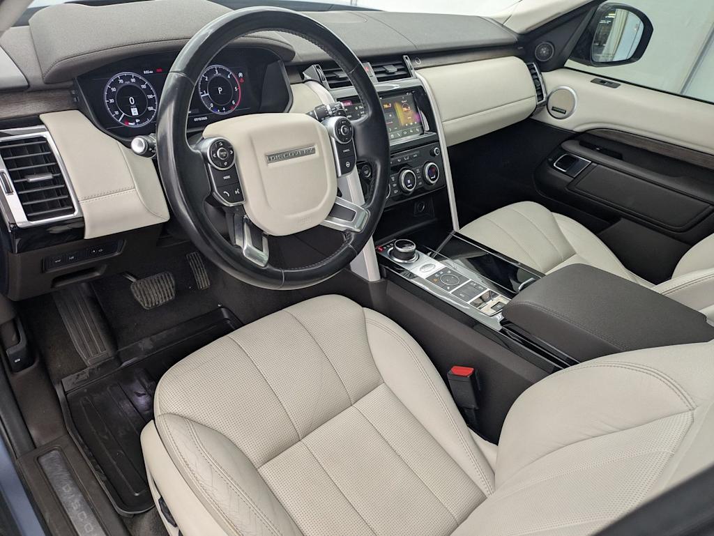 Thumbnail: 2018 Land Rover Discovery - 2