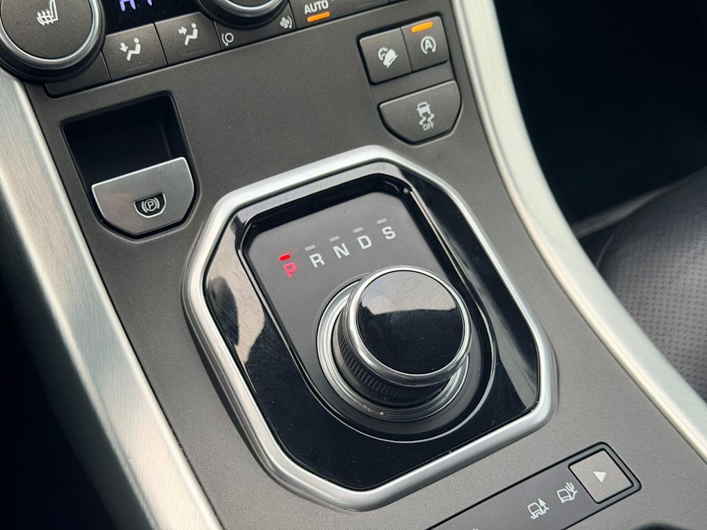 Thumbnail: 2017 Land Rover Range Rover Evoque - 16