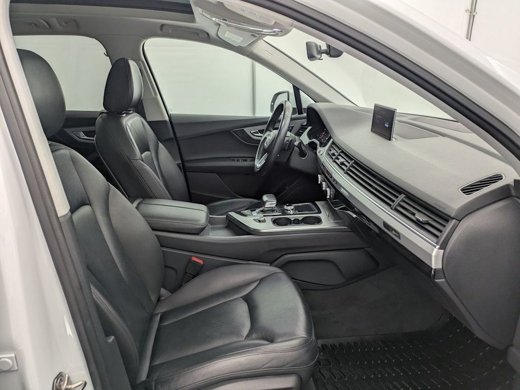Thumbnail: 2019 Audi Q7 - 12