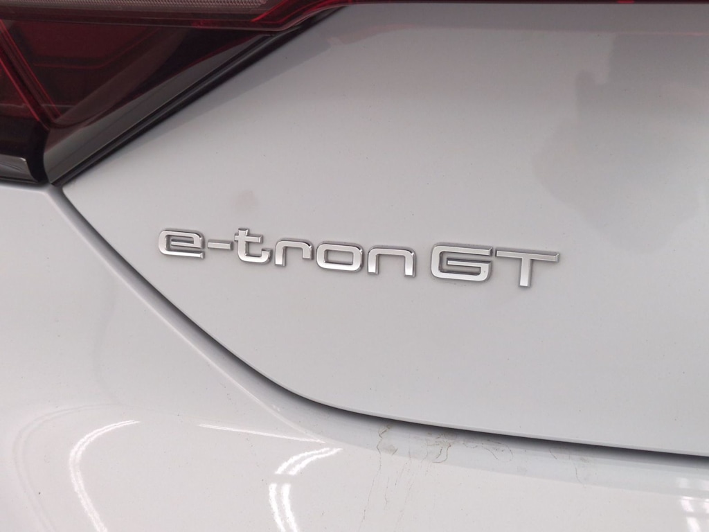 Thumbnail: 2023 Audi e-tron GT - 7