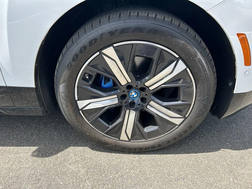 Thumbnail: 2023 BMW iX - 5