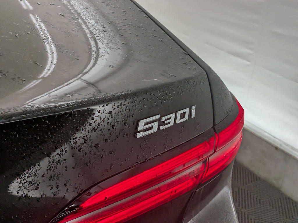 Thumbnail: 2024 BMW 5 Series - 24