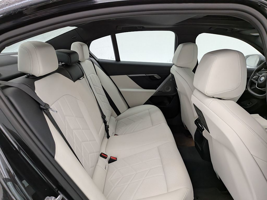 Thumbnail: 2024 BMW 5 Series - 28