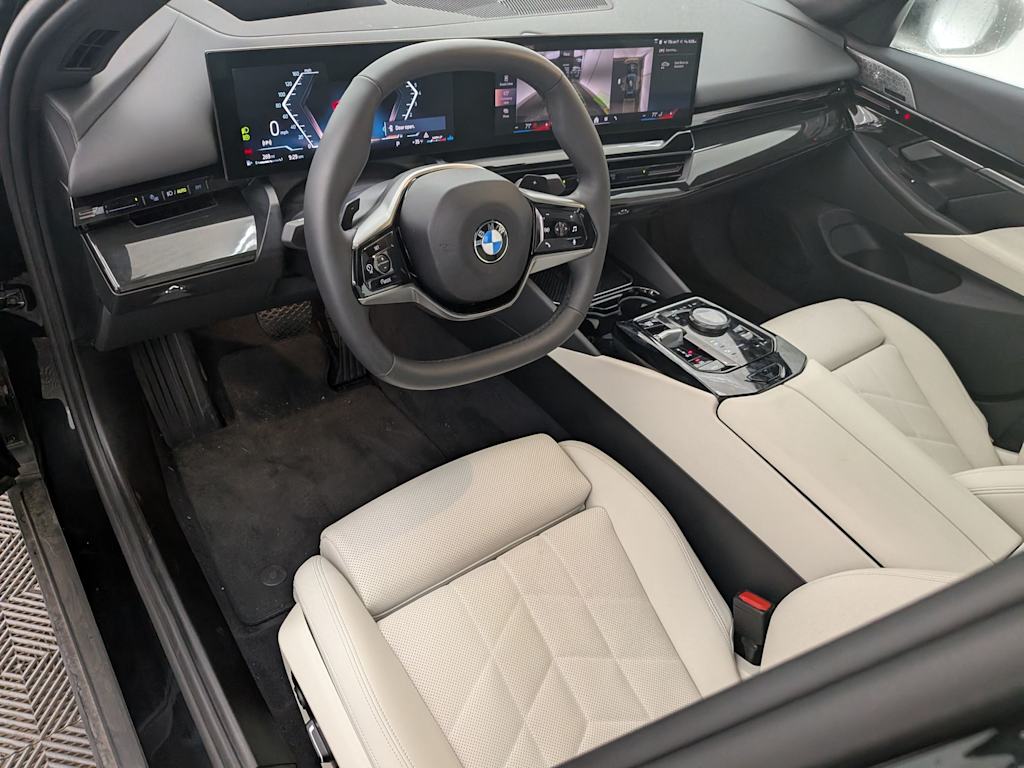 Thumbnail: 2024 BMW 5 Series - 2