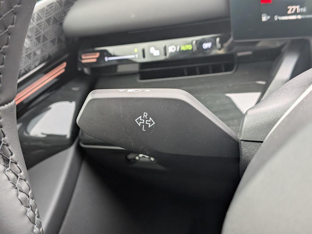 Thumbnail: 2024 BMW 5 Series - 32