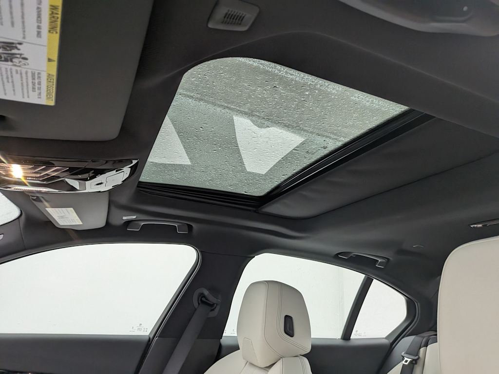 Thumbnail: 2024 BMW 5 Series - 26