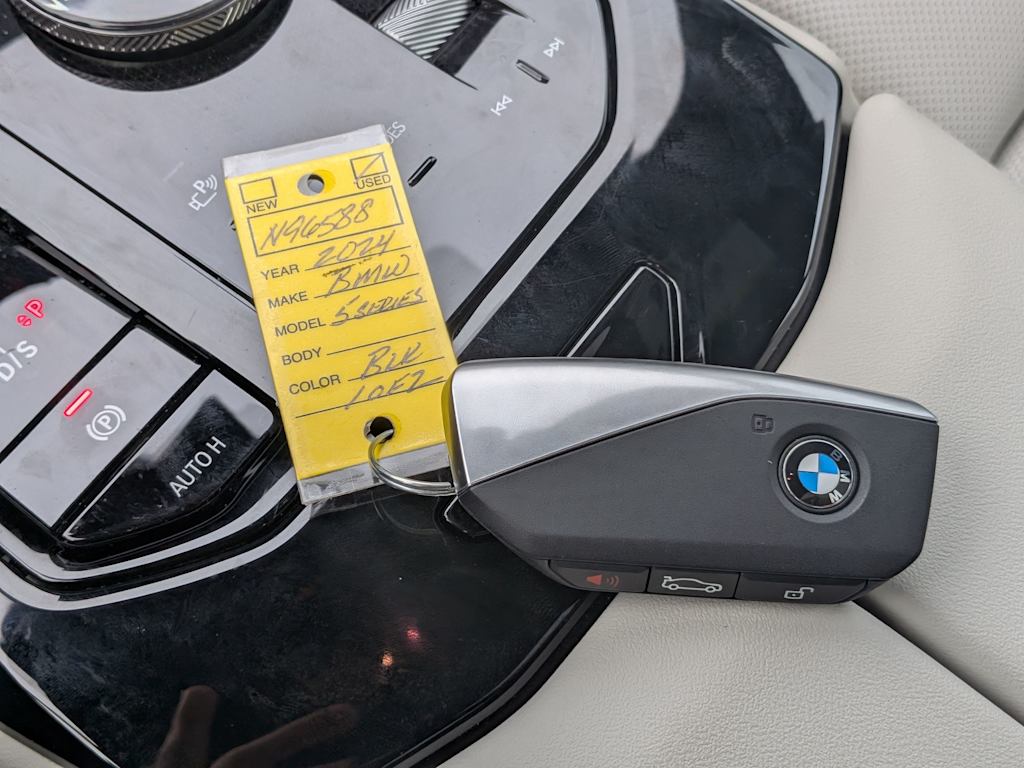 Thumbnail: 2024 BMW 5 Series - 36