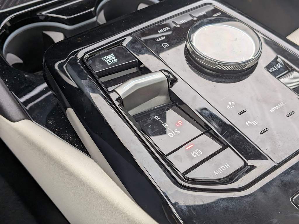 Thumbnail: 2024 BMW 5 Series - 16