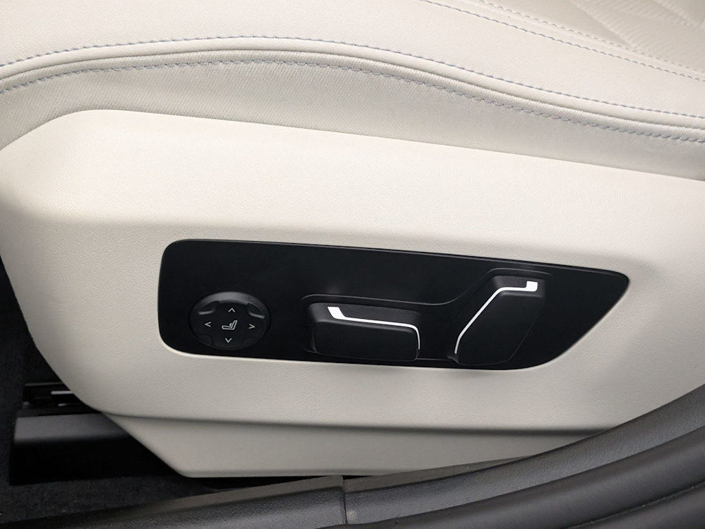 Thumbnail: 2024 BMW 5 Series - 25