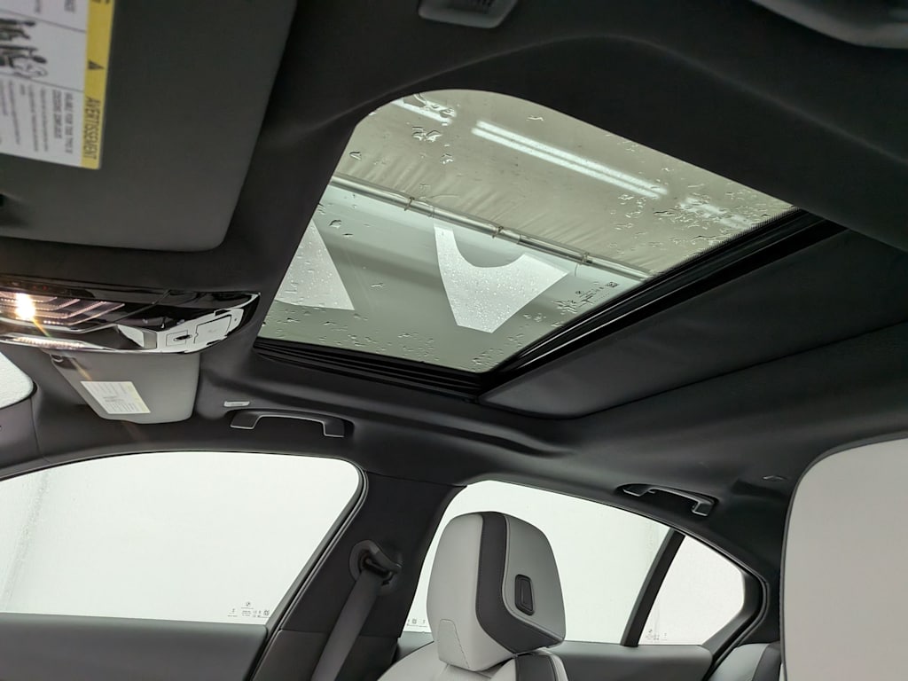 Thumbnail: 2024 BMW 5 Series - 28