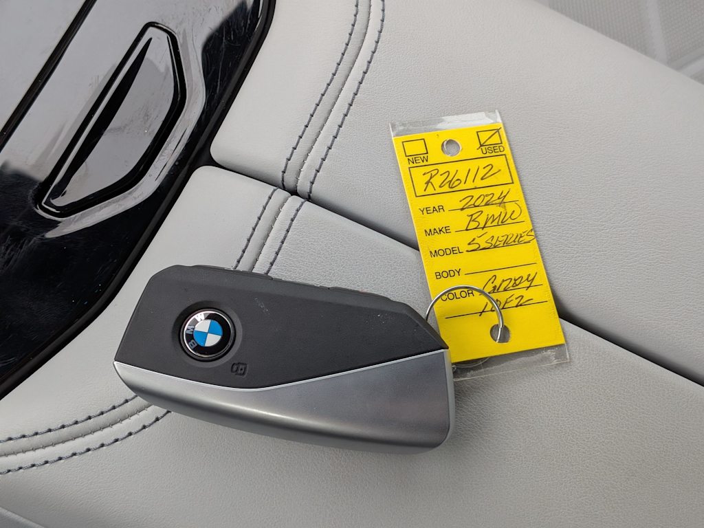 Thumbnail: 2024 BMW 5 Series - 19