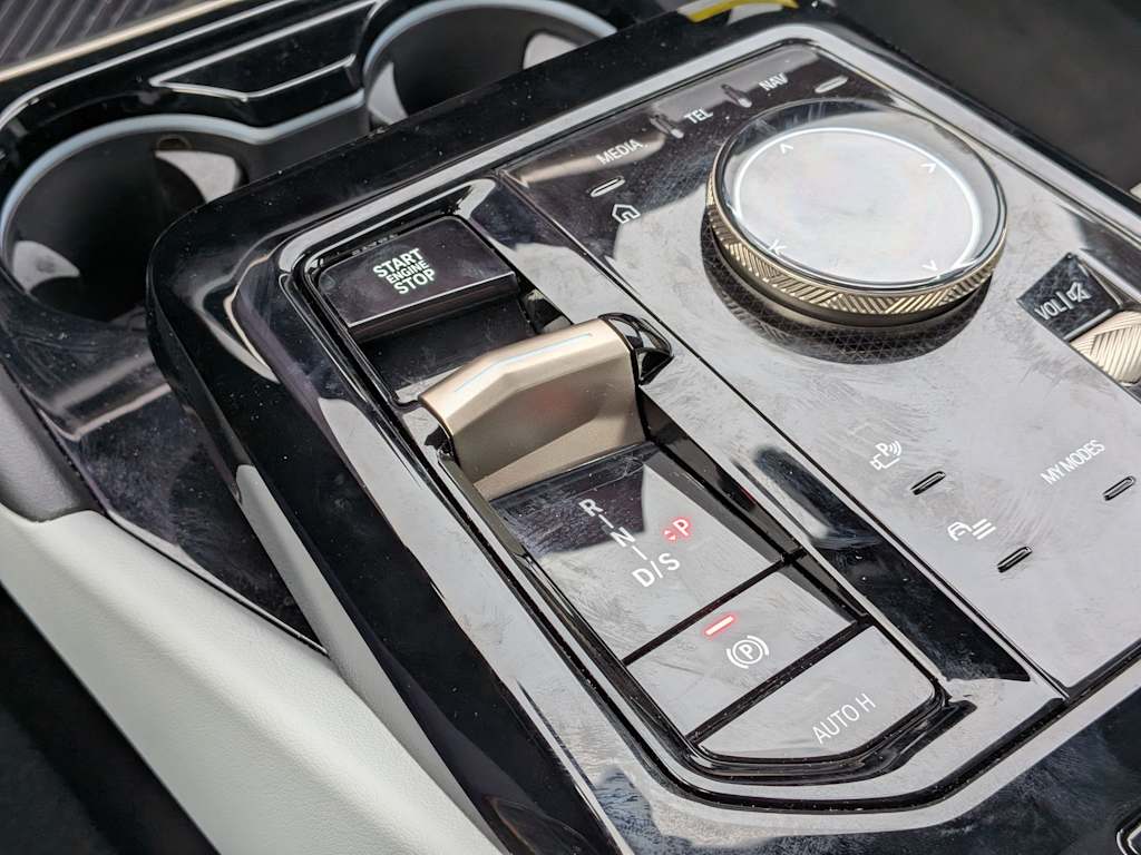 Thumbnail: 2024 BMW 5 Series - 16