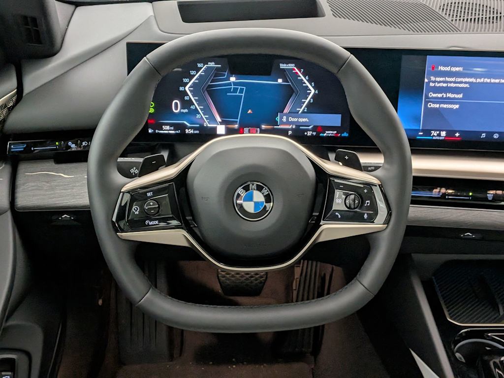 Thumbnail: 2024 BMW 5 Series - 14