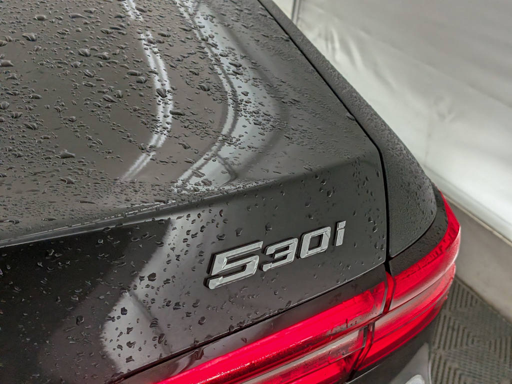 Thumbnail: 2024 BMW 5 Series - 26