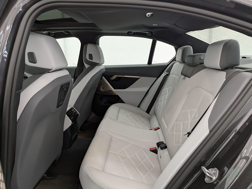 Thumbnail: 2024 BMW 5 Series - 29